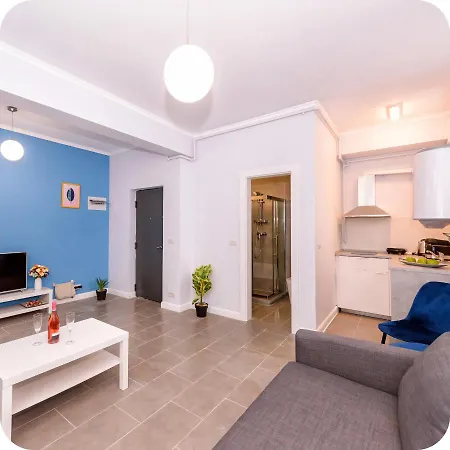 Aquarium Economy 7 Apartment Navodari